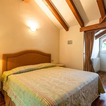 Sleeps 3 Pool Wifi Meina